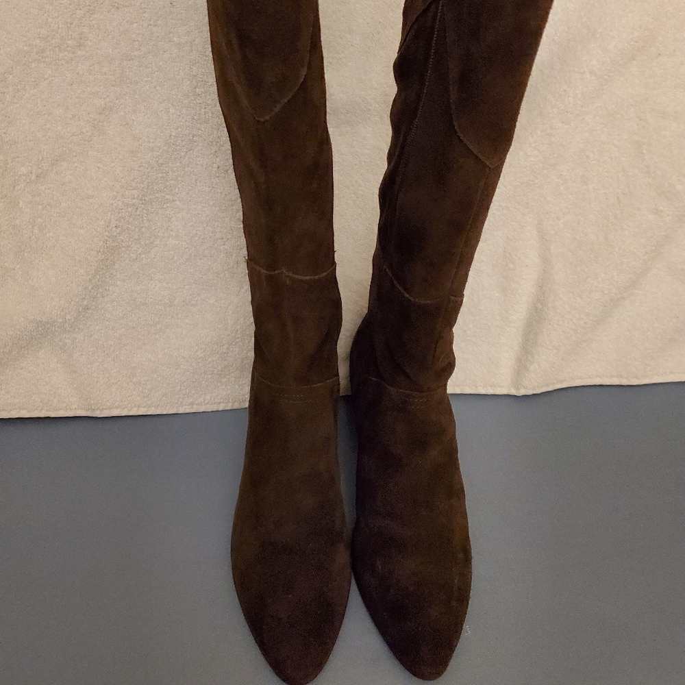 Crown vintage chocolate brown suede boots